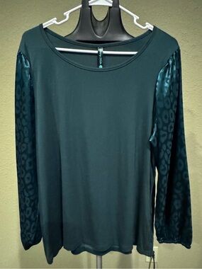 Sterling Kreek Women's Gypsy Jade Long-Sleeve Top w Satin Leopard-Print Sleeves